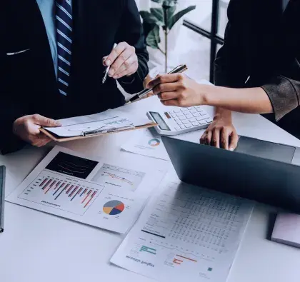 Strukturierte Projektsteuerung mit Blick auf Termine und Budget – IT-Projektmanagement von Simple Consult IT